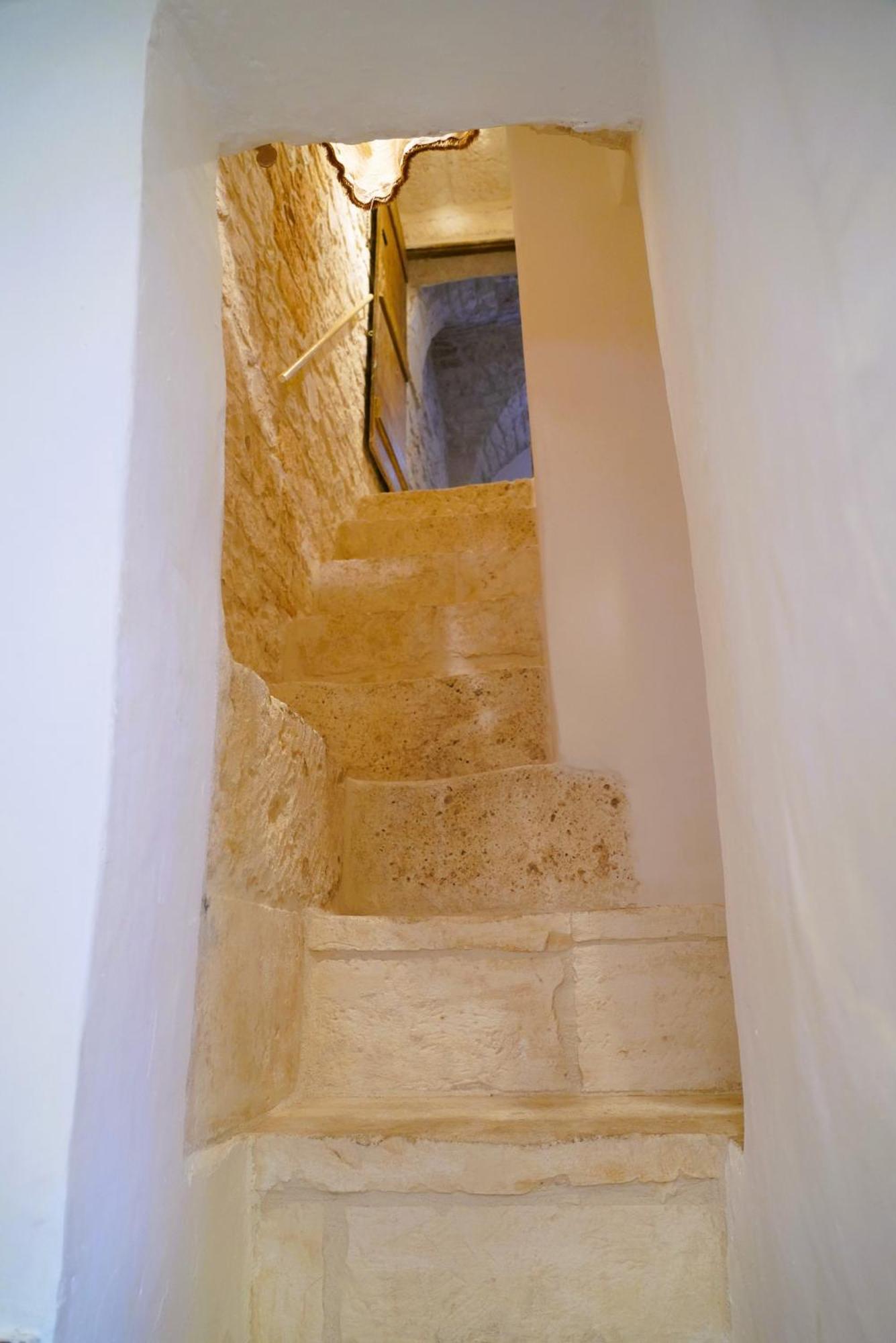 Domus Magistri - A Pochi Passi Dal Centro Storico Villa ออสตูนี ภายนอก รูปภาพ